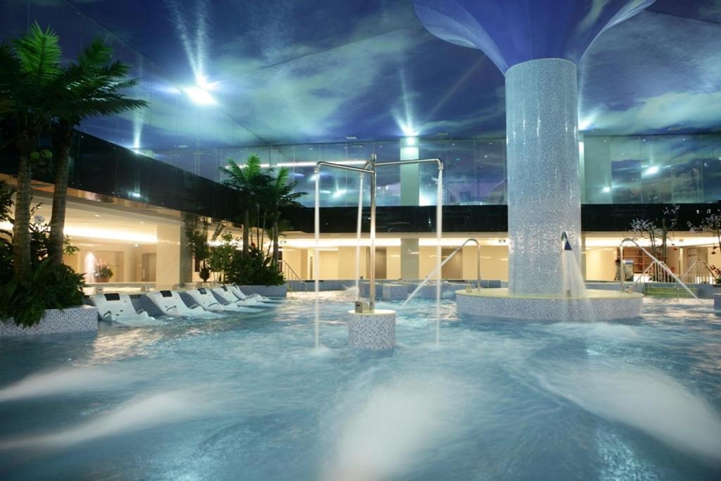 The Hot Spring Hotel Of The Hot Club Peking Einrichtungen foto